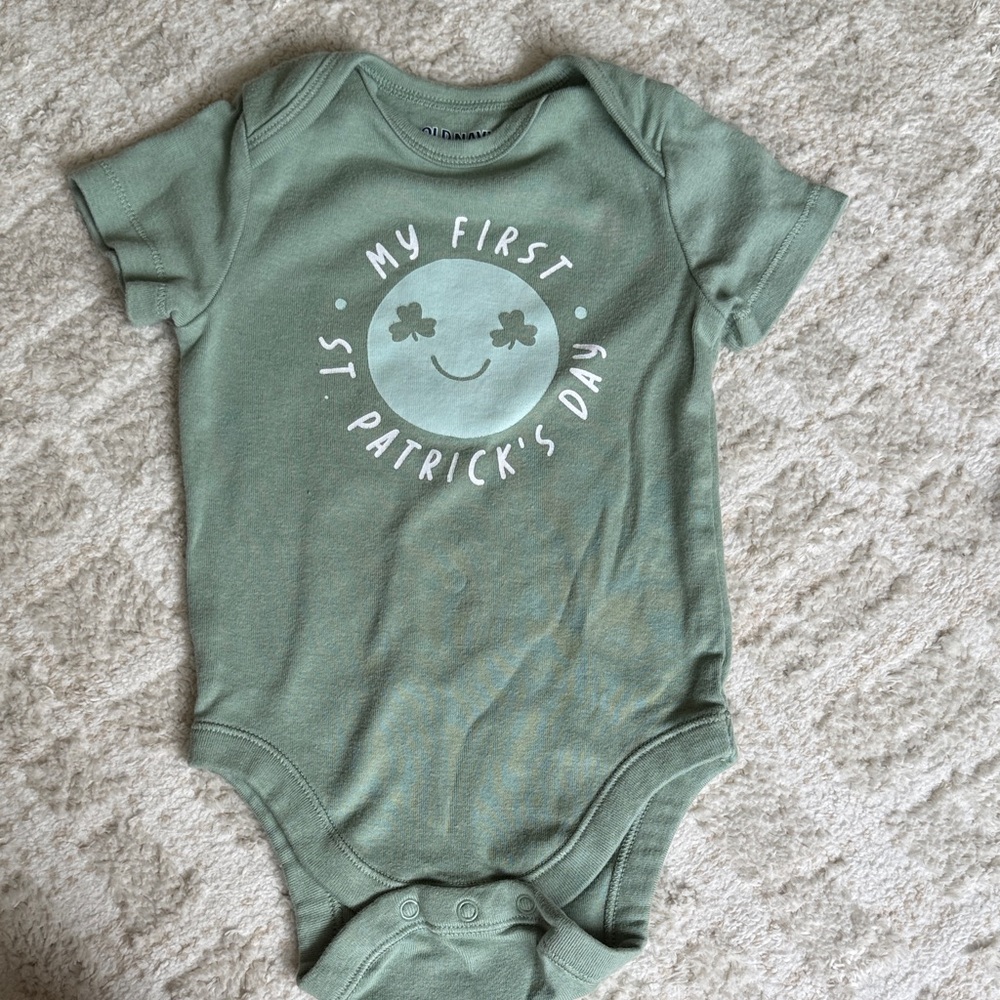 3/$16!!Old Navy Green 'My First St. Patrick's Day' Baby Bodysuit